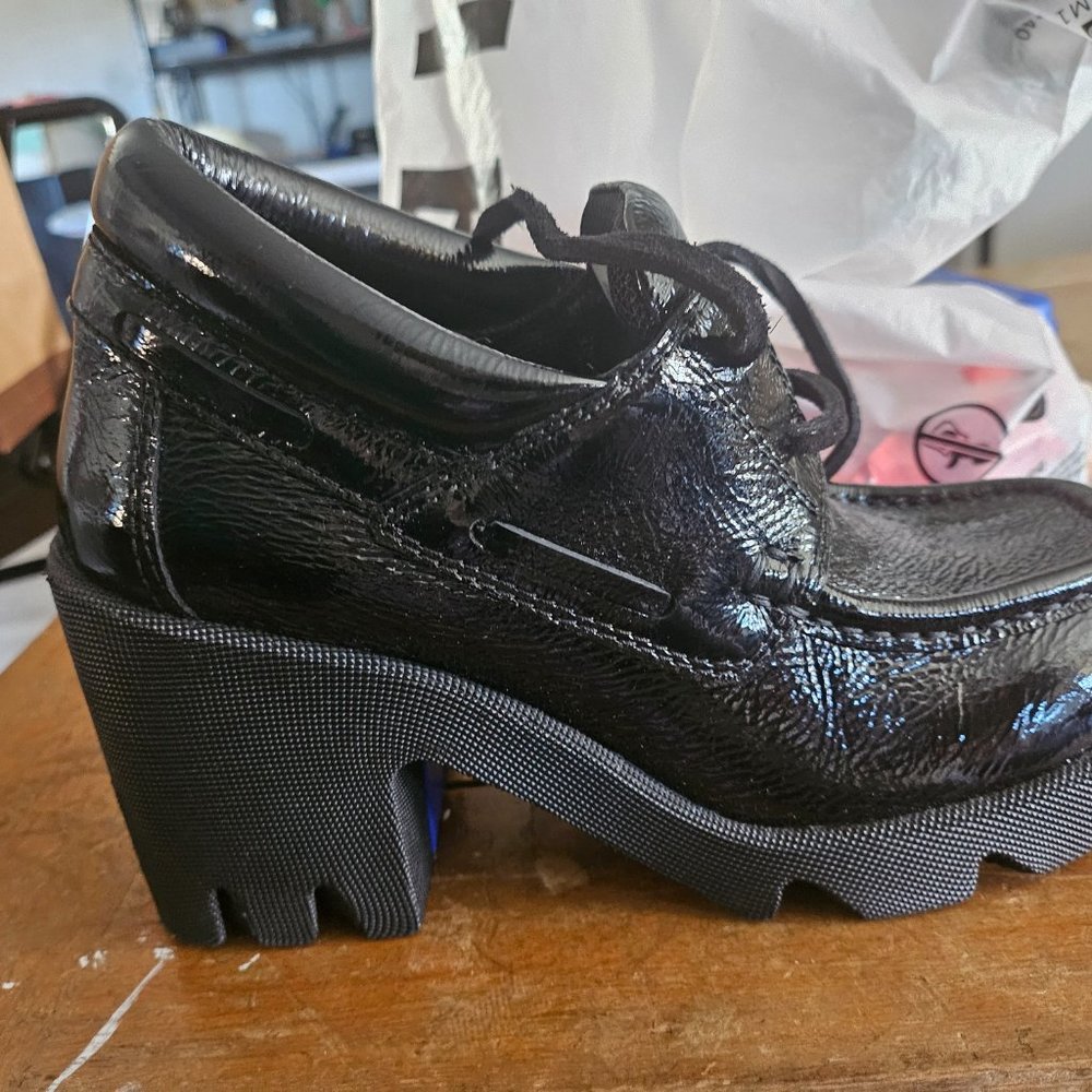 Shoes - Picture 2 of 6